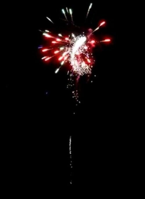 Jetzt Multicolor Dragon 25-Schuss-Feuerwerk-Batterie ab 31.49€ bestellen
